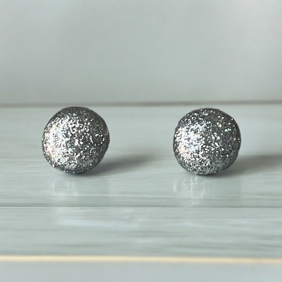 NWT - Glitter stud earrings - Picture 4 of 12